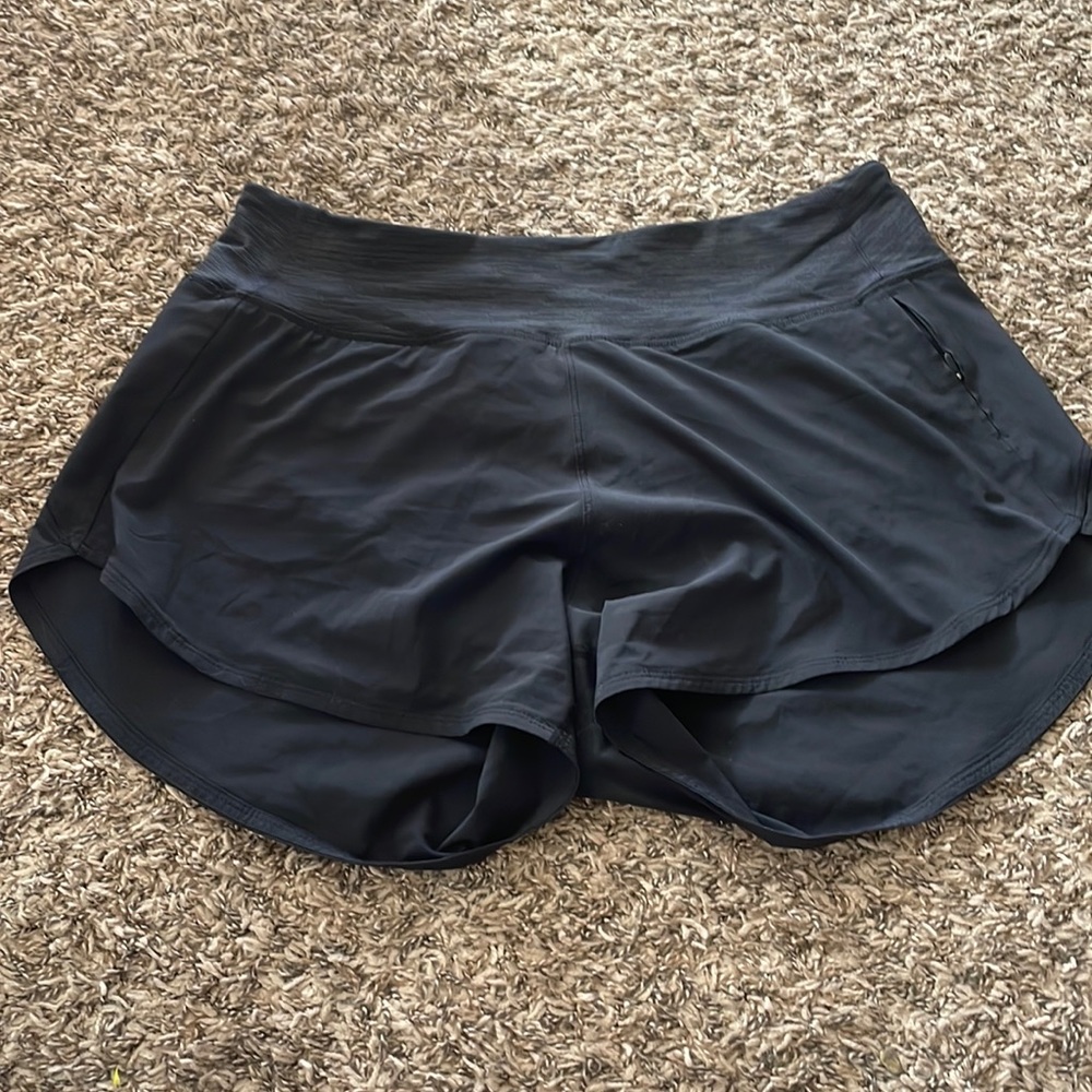 Outdoor voices 4” Hudson shorts